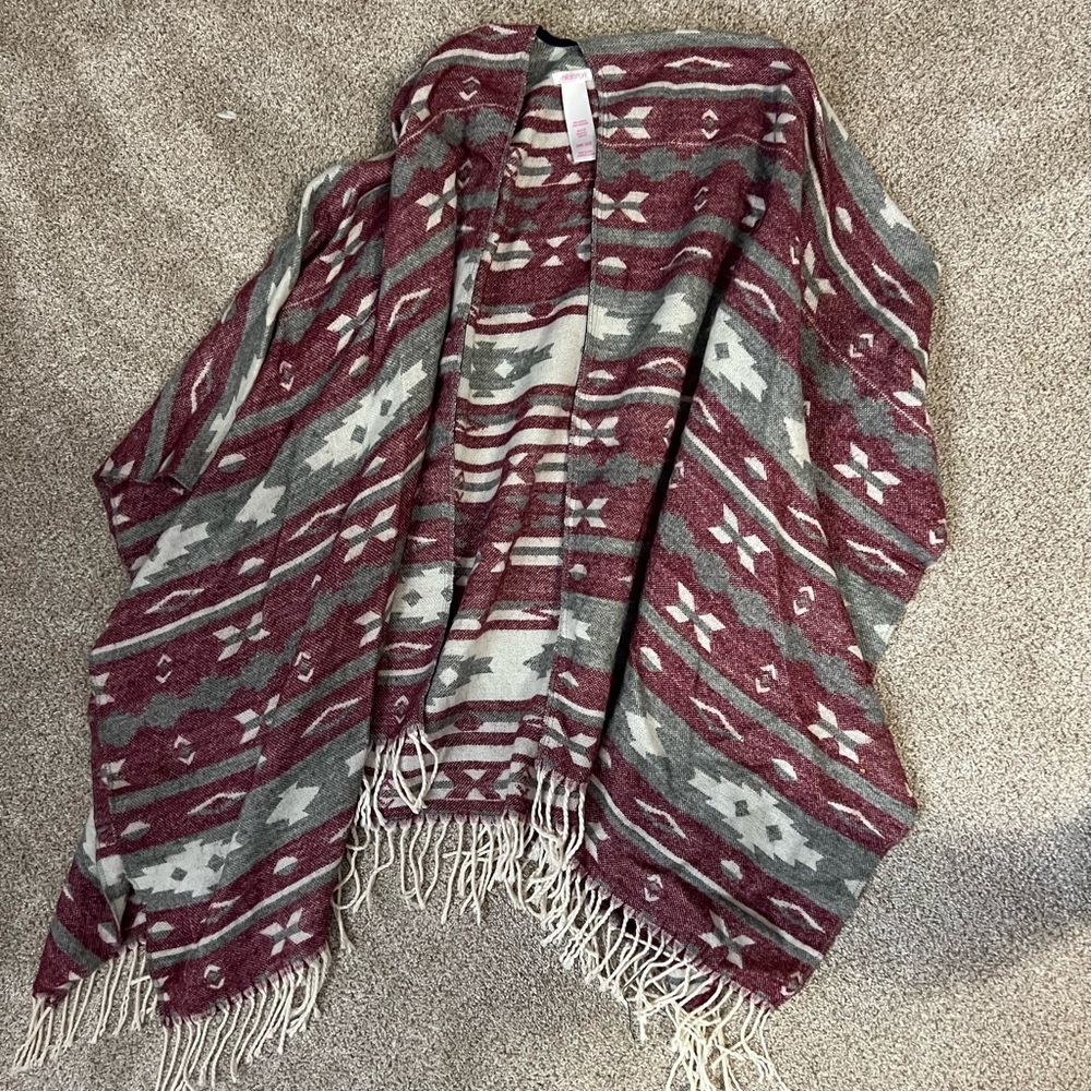 Xhillaration Poncho, one size
